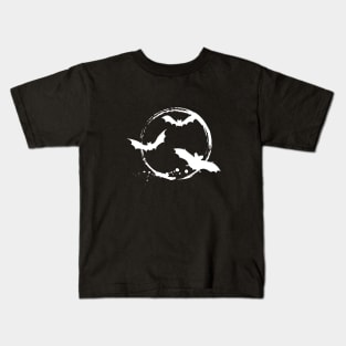 Halloween bats with white moon Kids T-Shirt